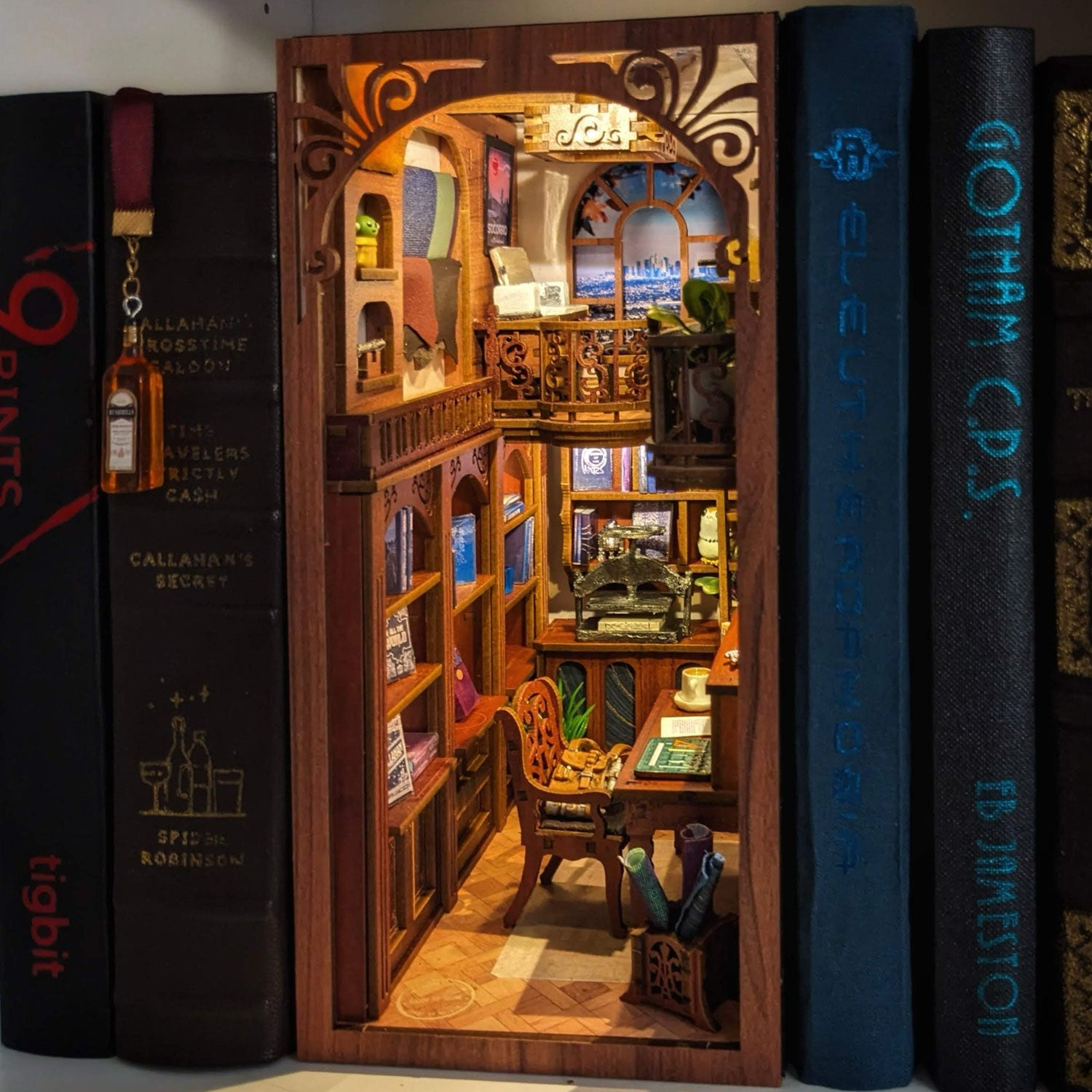 愛好家のためのミニチュアブックヌックキット – Book Nook Kit