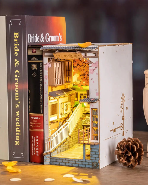 Sakura Densya DIY Book Nook Kit