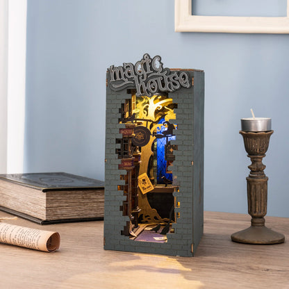 Rolife Sakura Densya TGB01 DIY Book Nook Kit - Book Nook Kit