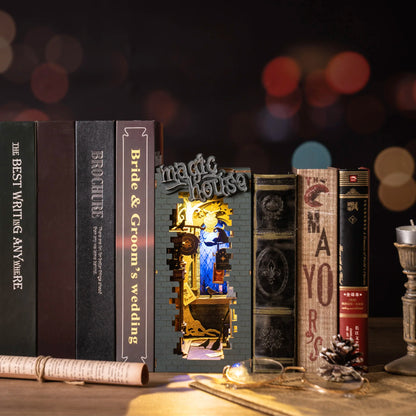 Rolife Sakura Densya TGB01 DIY Book Nook Kit
