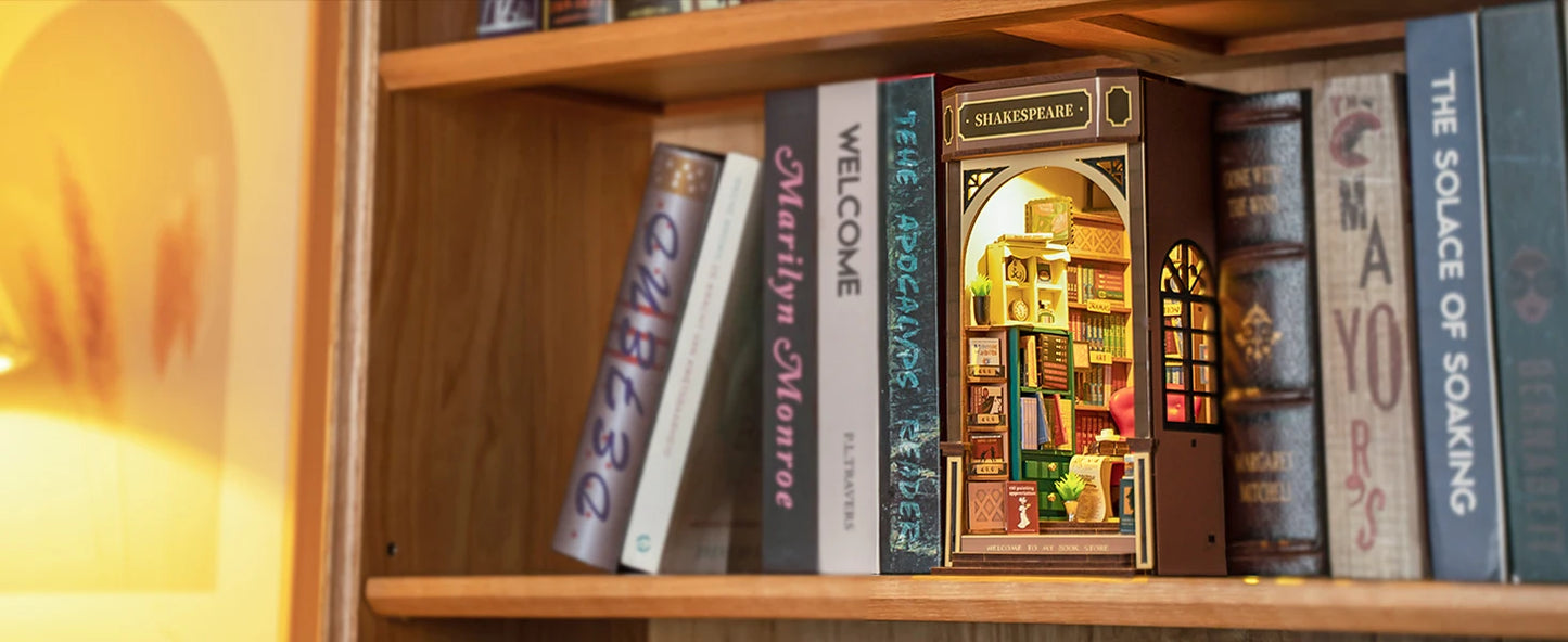 Shakespeare DIY Book Nook Kit