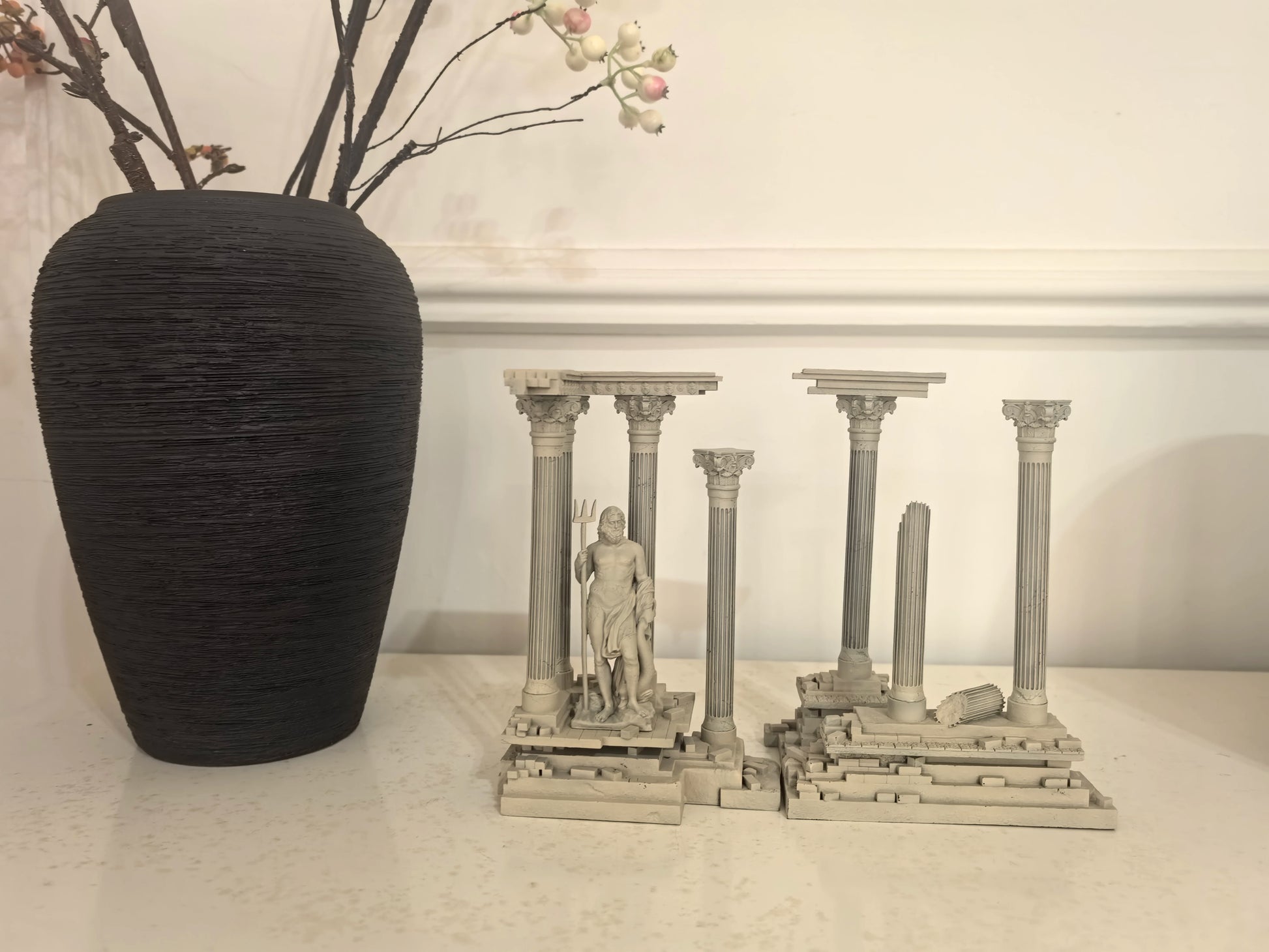 Roman Architecture Resin Statue book nook kit – display setup