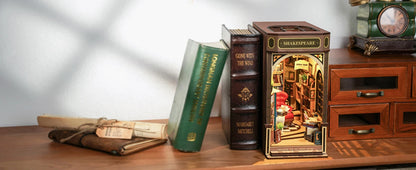 Shakespeare DIY Book Nook Kit