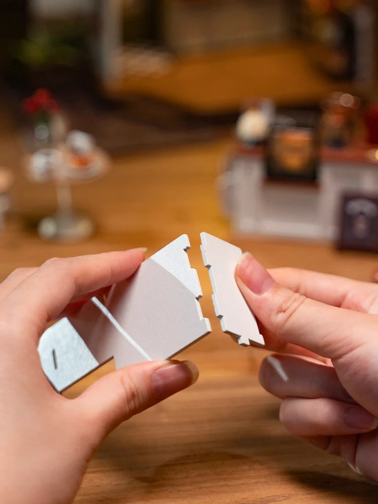 Rolife No.17 Café Miniature House Kit