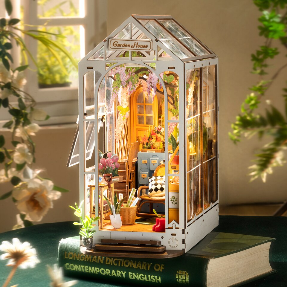 Rolife Garden House  DIY Book Nook Kit