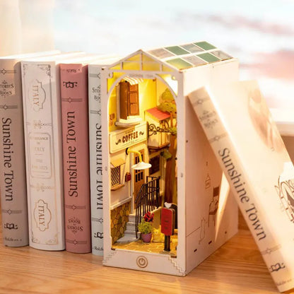 Rolife Sakura Densya TGB01 DIY Book Nook Kit