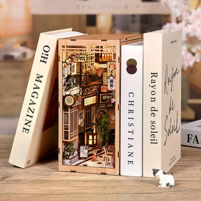 The Alley Waiting for the Cat Book Nook Kit