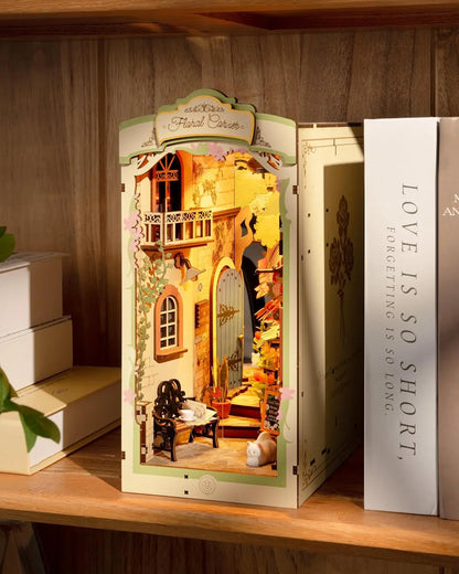 Robotime Romantic Venice Book Nook Kit