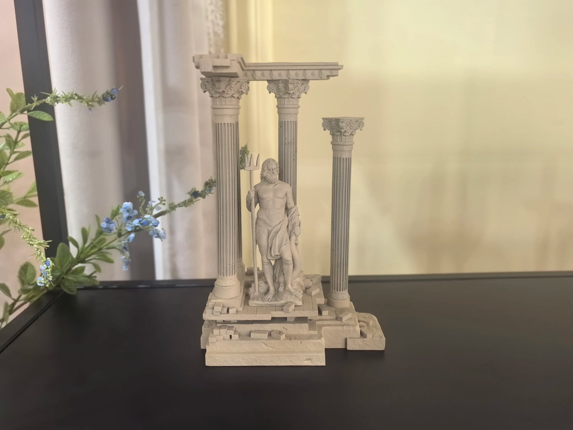 Roman Architecture Resin Statue book nook kit – lifestyle shot