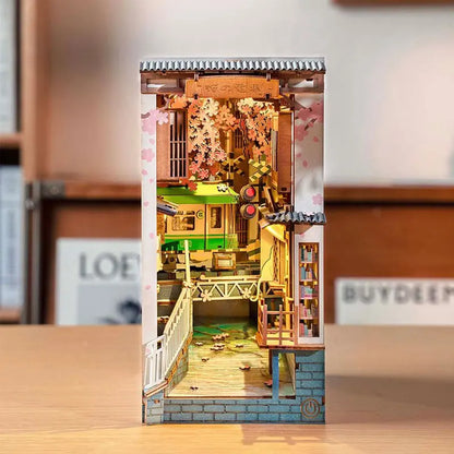 Rolife Sakura Densya TGB01 DIY Book Nook Kit