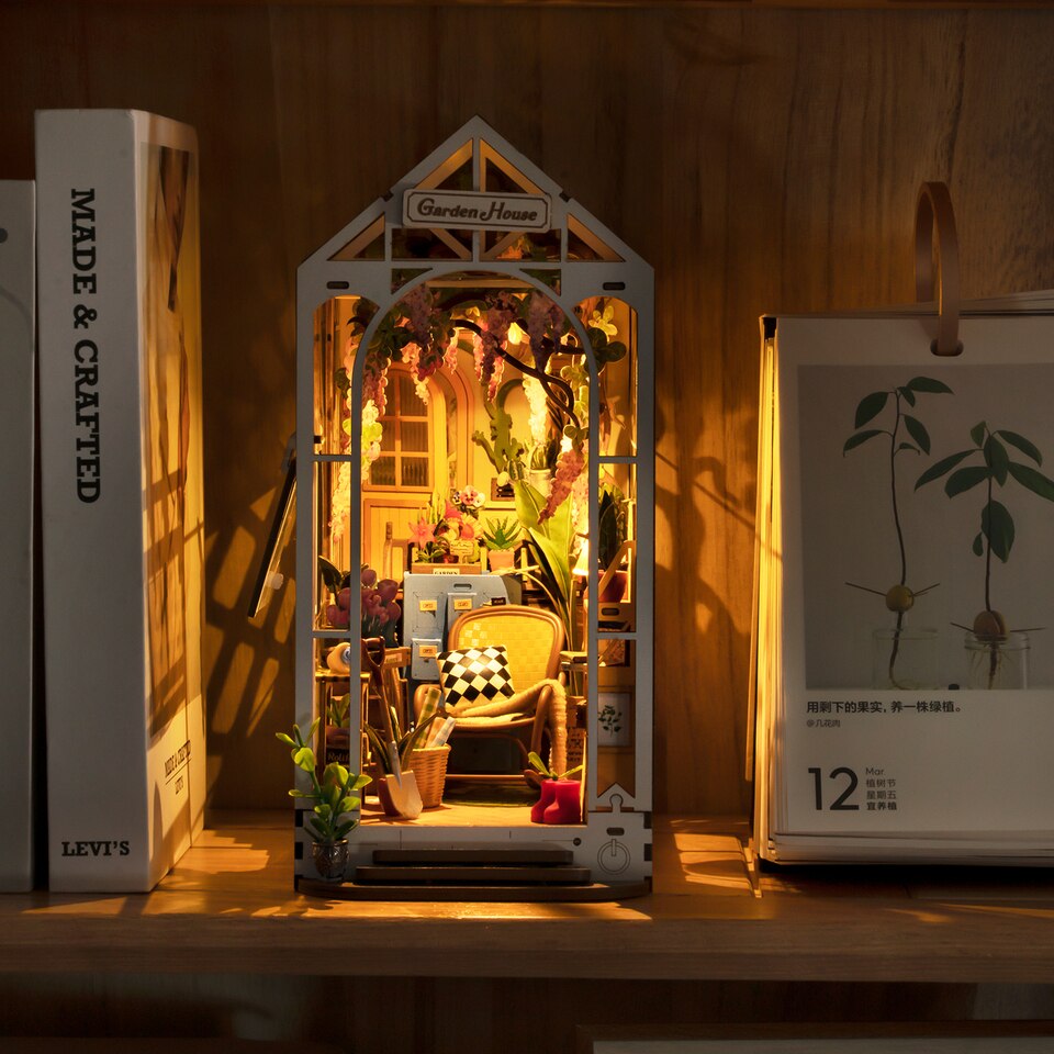 Rolife Garden House  DIY Book Nook Kit