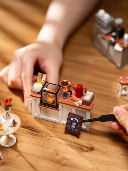 Rolife No.17 Café Miniature House Kit