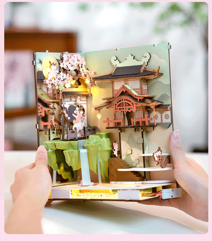 Rolife Falling Sakura Book Nook Kit
Step