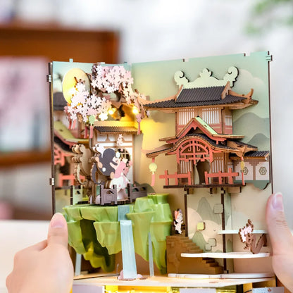 Rolife Falling Sakura Book Nook Kit
Step
