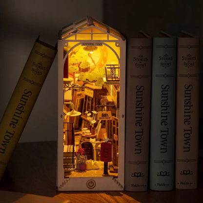 Rolife Sakura Densya TGB01 DIY Book Nook Kit