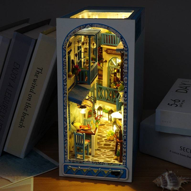 Historical Book Nooks – Book Nook Kit